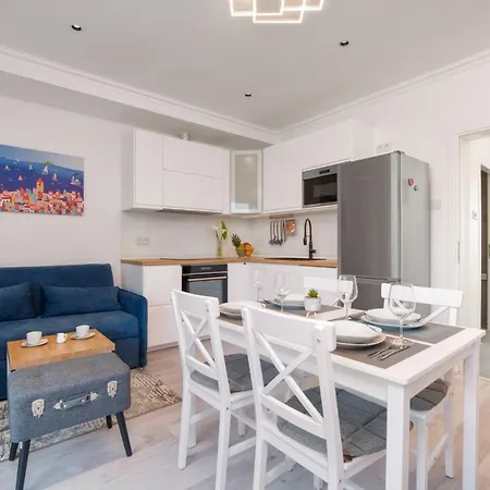 Ella דירה טרוגיר