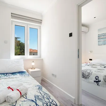 Apartament Ella *
