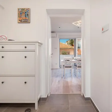 Apartament Ella