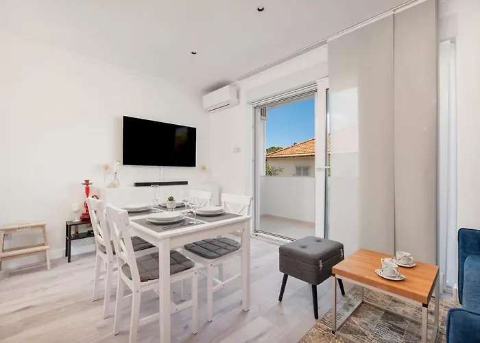 Apartament Ella *